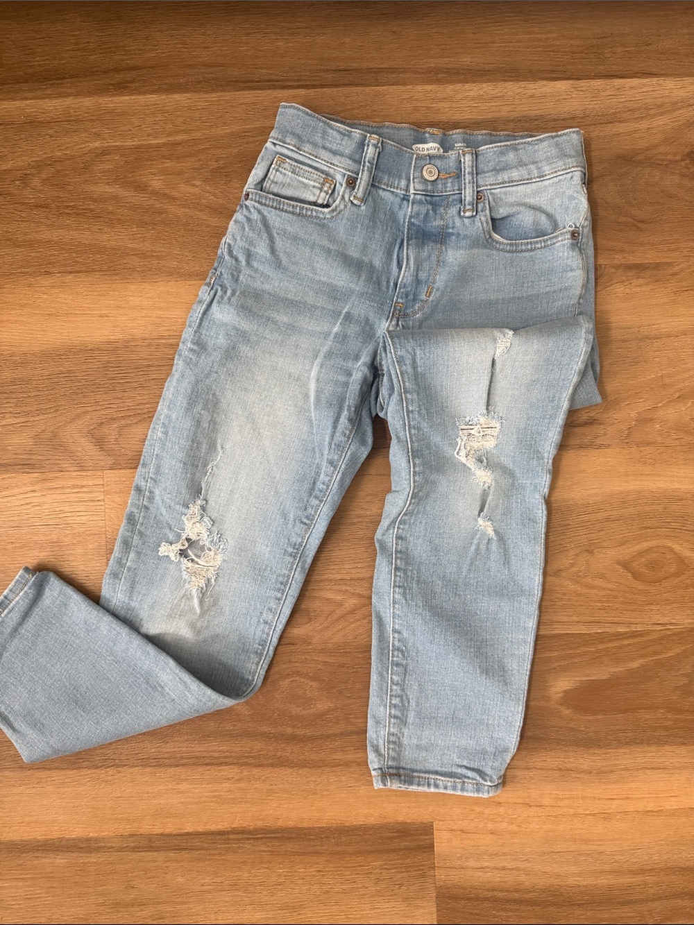Old Navy Light Blue Distressed Ankle Jeans